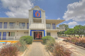 Motel 6 San Antonio, Tx Six Flags Fiesta TX - La Cantera Area